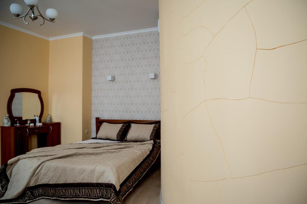 Apartment On Valova Street Lviv Exterior foto